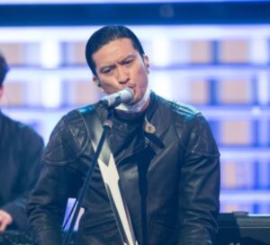 長瀬智也の“俳優の格”を上げた「2人の女性」とジャニーズ退所後もオファーがくるワケ《「俺の家の話」が話題》