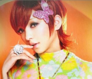 『安室奈美恵』さん、“昭和歌謡曲風”レトロな秘蔵写真に反響